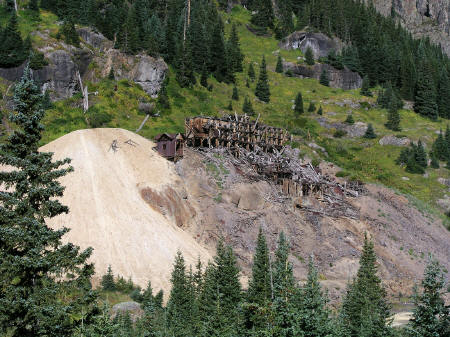 Atlas mine ruins in Yankee Boy Basin