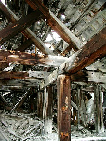 Atlas mine ruins in Yankee Boy Basin