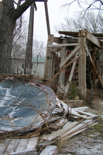 Glen Rio water tank ruins